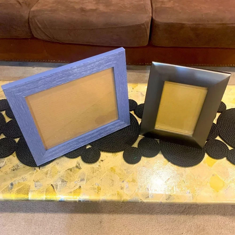 Elegant Set of 2 silver/blue picture frames - timeless charm!